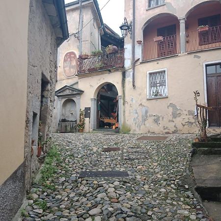 La Corte Del Poeta Arcumeggia Kültér fotó